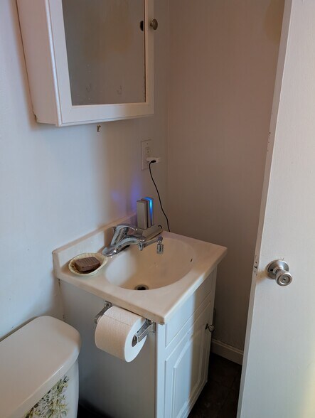 Building Photo - 9 Medford St