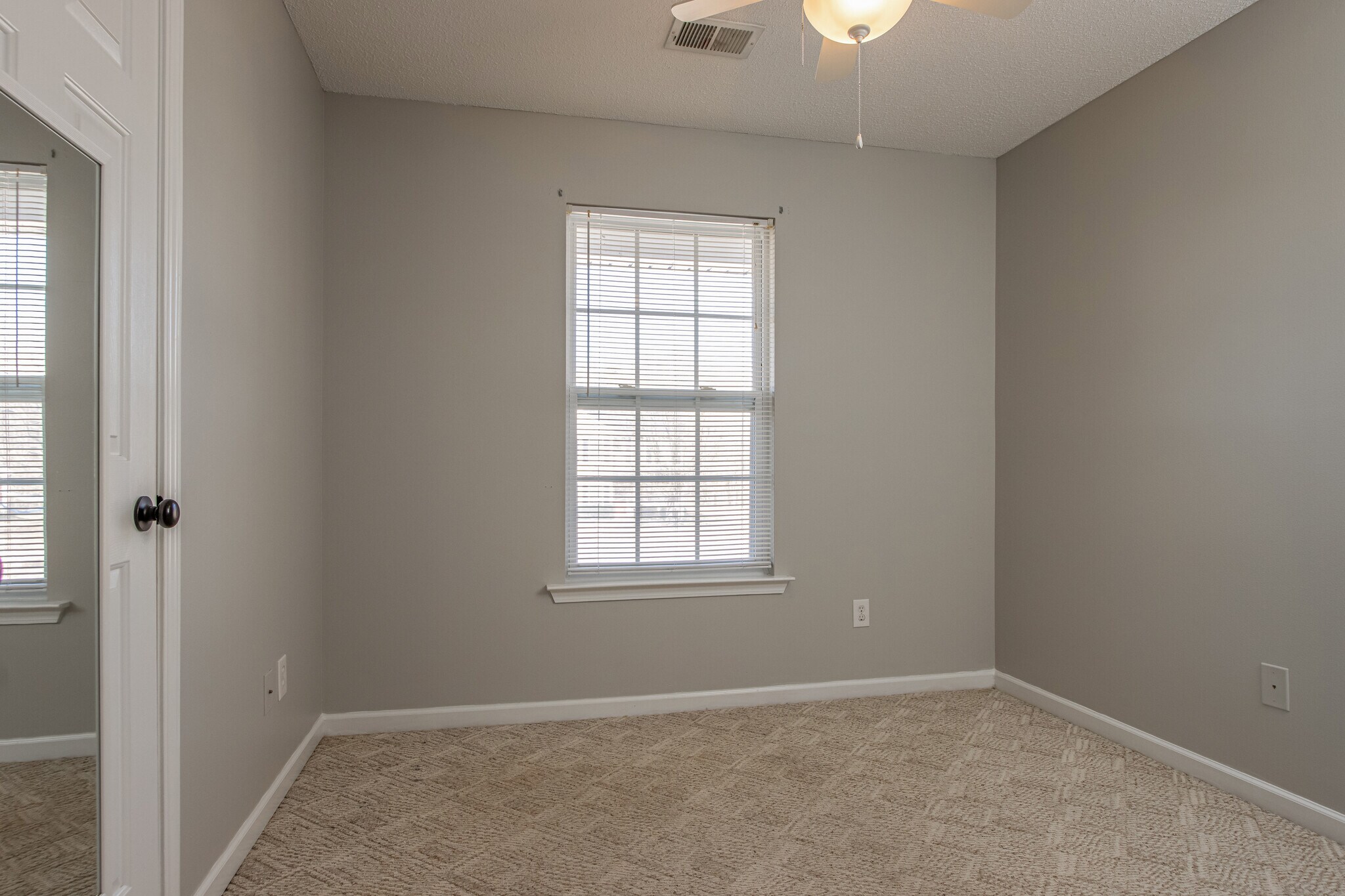 Building Photo - 512 Crescentwood Ct