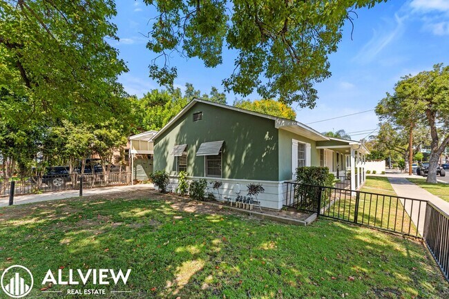 Building Photo - Stylishly Renovated Santa Ana Gem – 4-Bedr...