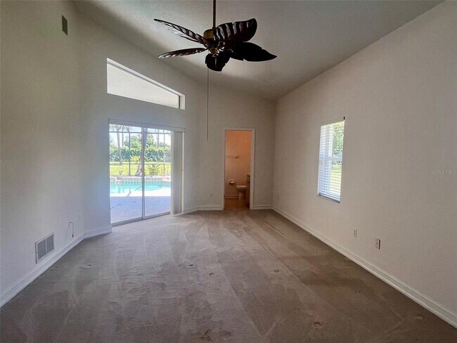 Building Photo - 915 Park Pl Dr