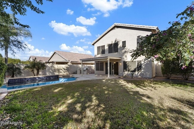 Building Photo - 1883 W Falcon Dr