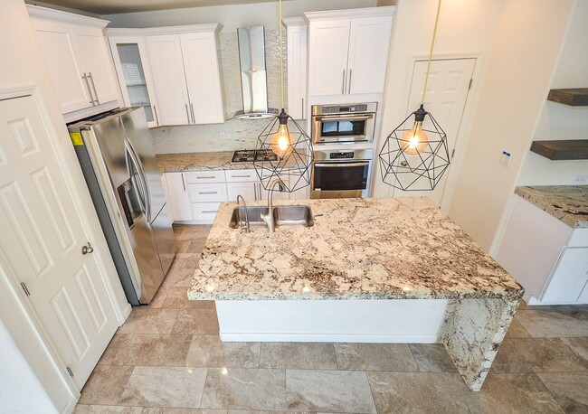 Building Photo - 3 bedroom House with a loft and solar panels