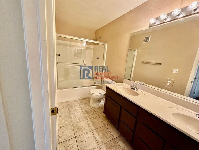 Building Photo - 1166 Opal St