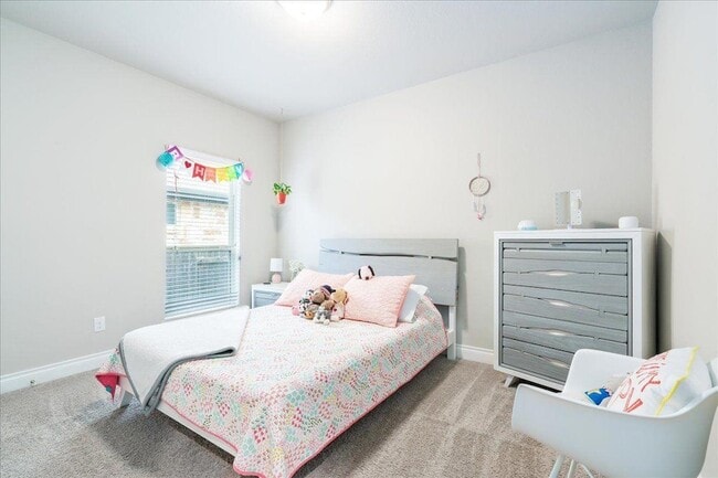 Building Photo - 217 Cherokee Rose Cir