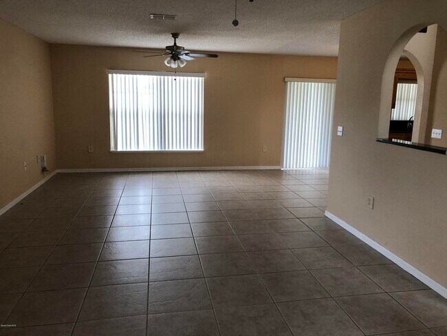Building Photo - 1793 Sawgrass Dr SW