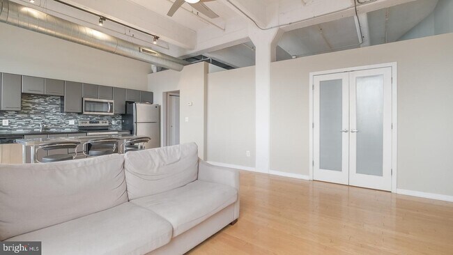 Building Photo - 444 N 4th St