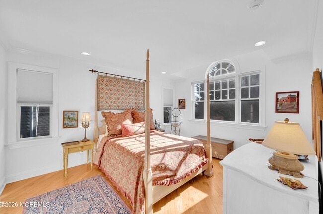 Building Photo - 619 Beacon Blvd