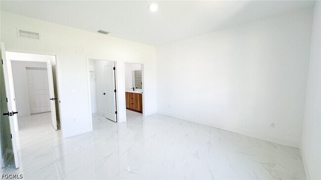 Building Photo - 723 Bering Ave S