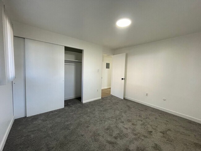 Building Photo - 12121 W Nevada Dr