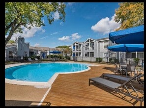 Building Photo - Toro Place