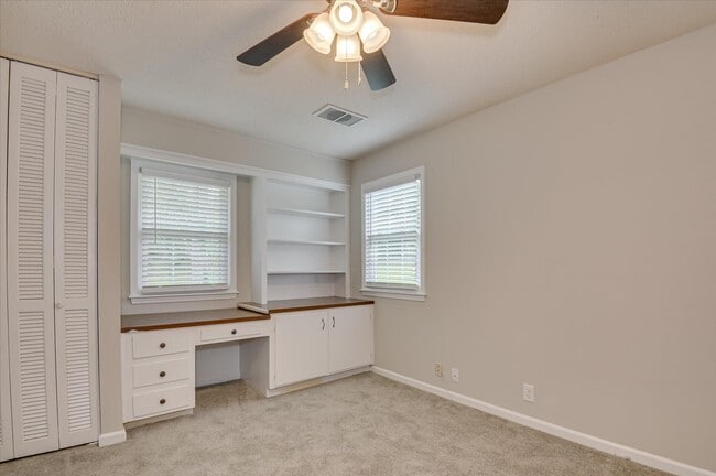 Building Photo - 986 Campbellton Dr