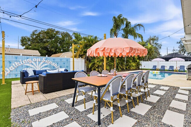 Building Photo - 1132 Gershwin Dr