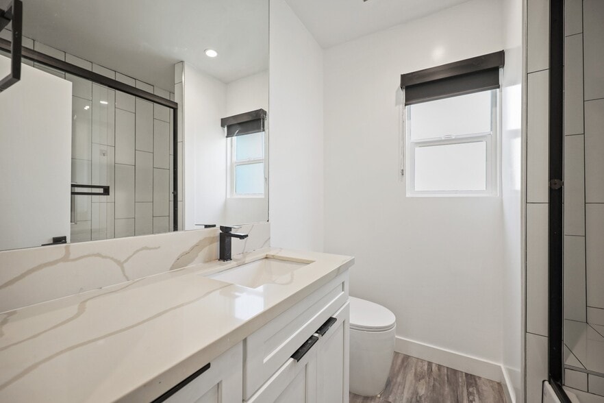 Building Photo - 1023 Tremont St