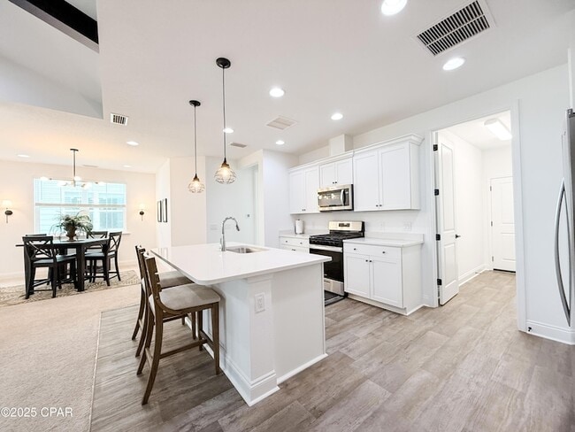 Building Photo - 8994 Parrot Pl