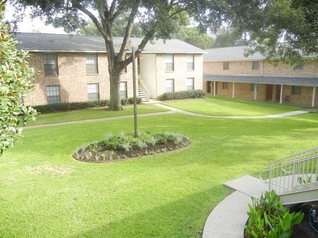 Building Photo - 705 S Jackson St