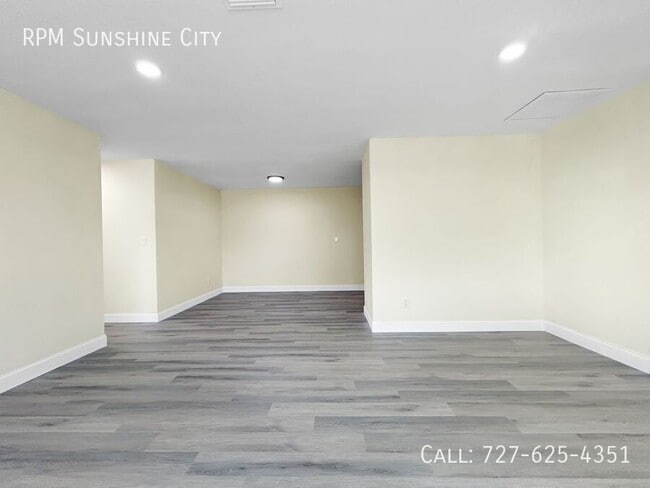 Building Photo - 9814 110th Ln N