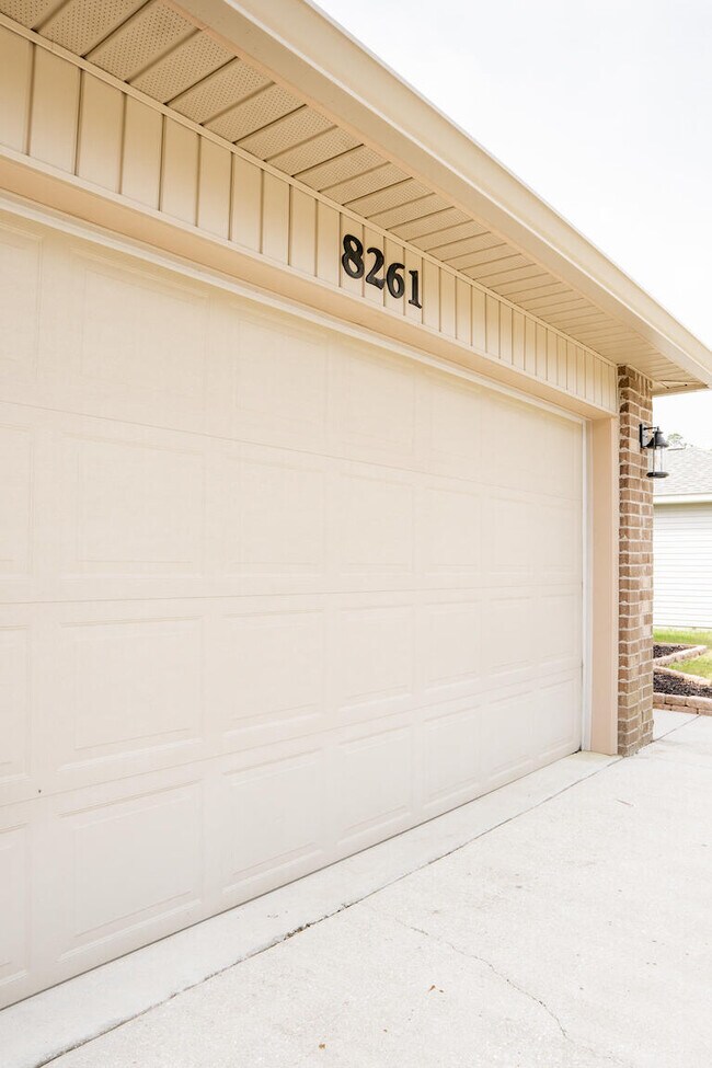 Building Photo - 8261 Sierra St