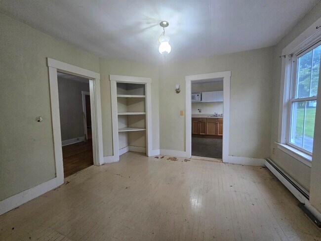 Building Photo - 9 Academy Ln