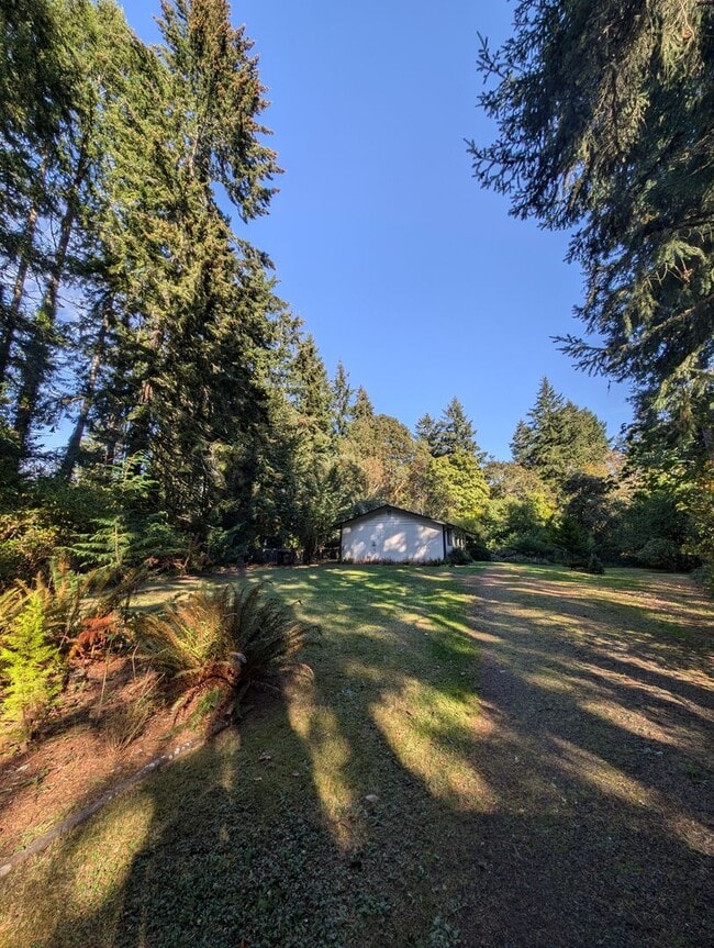 Building Photo - Two Bedroom for Rent in Brownsville! Large & Private Lot, Pets Allowed, Close to Bases & More!