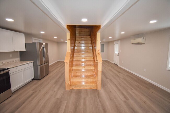 Building Photo - RTSA25-27