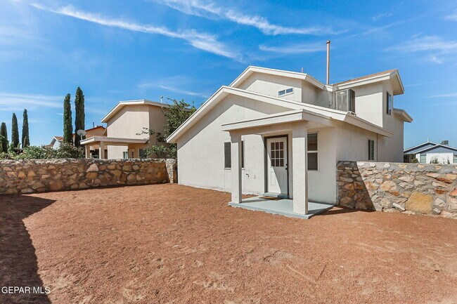 Building Photo - 3936 Tierra Arena Dr