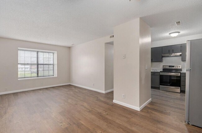Building Photo - 1223 S Park Ave