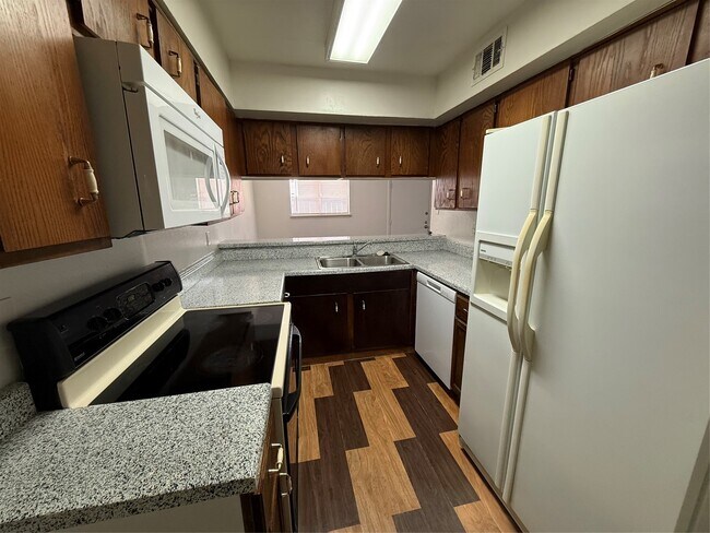 Building Photo - 8050 Sands Point Dr