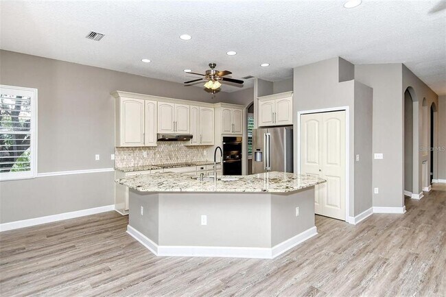 Building Photo - 6807 Sagebrush Cir