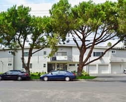 Building Photo - 2801 Orchard Ave