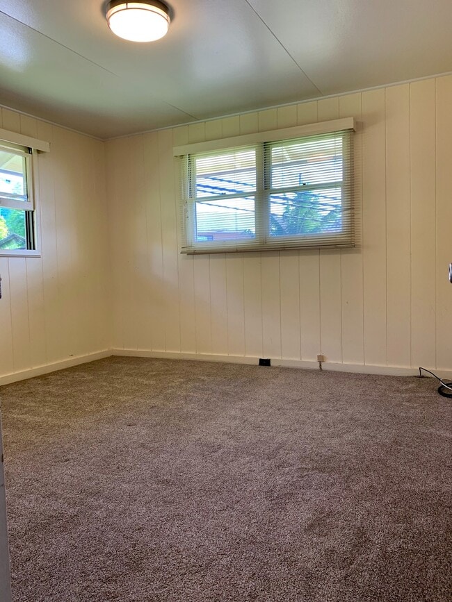 Building Photo - Charming Singe Family Home 3/1/2 with Spacious & Fenced Yard