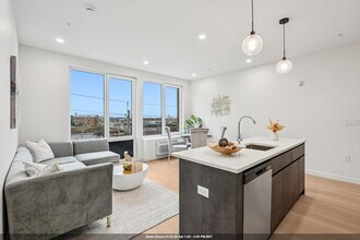 Building Photo - 1 Mallory Ave