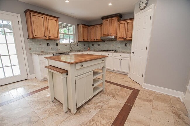 Building Photo - 1790 Tuftstown Ct