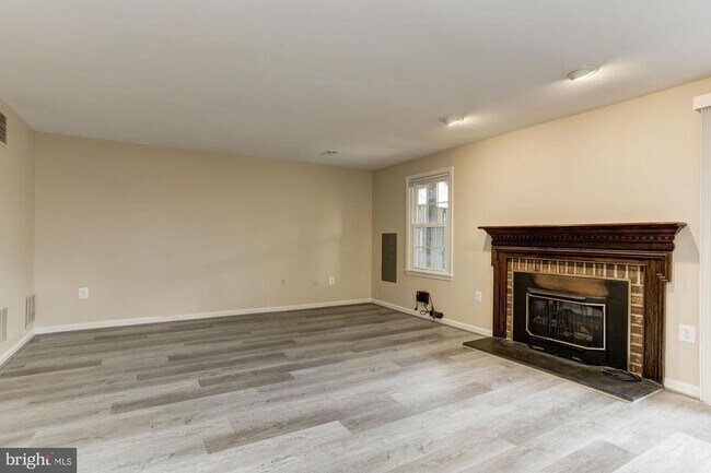 Building Photo - 10107 Galsworthy Pl