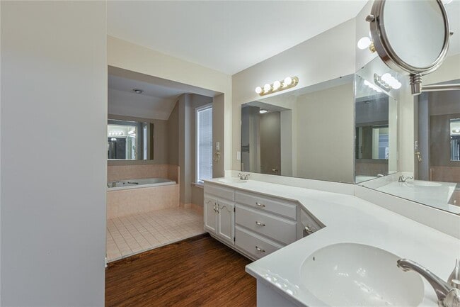 Building Photo - 1703 Pebble Creek Dr