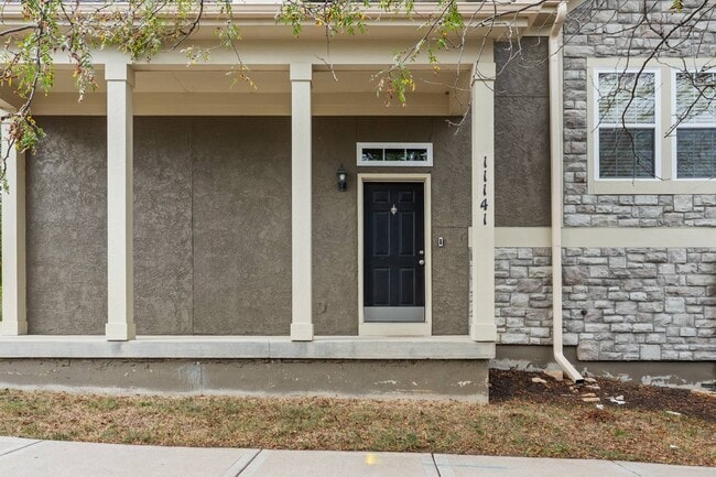 Building Photo - 11141 S Woodsonia Dr