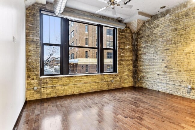 Building Photo - 618 N Washington Ave