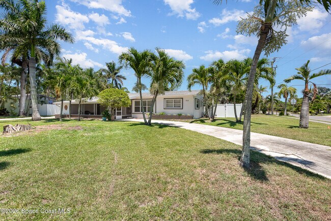 Building Photo - 705 3rd Ave