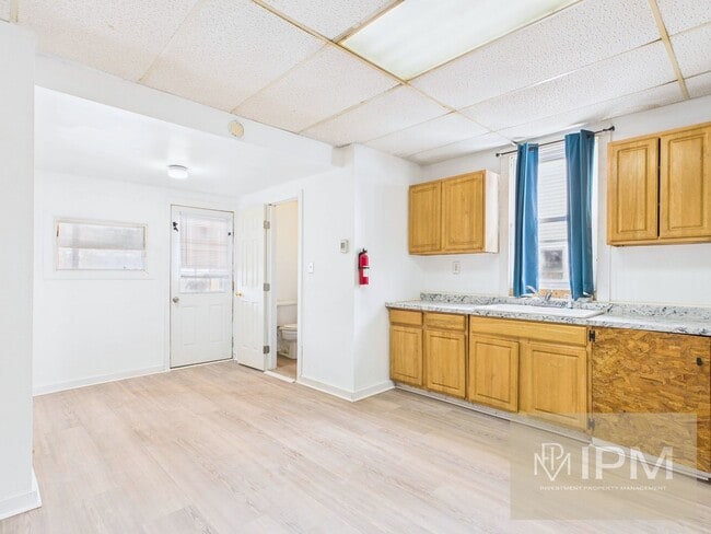 Building Photo - Bright 3 Bedroom, 1.5 Bath Home in Lebanon, Pa!