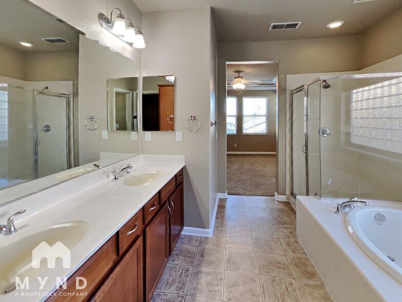 Building Photo - 3532 Silverwood Rd