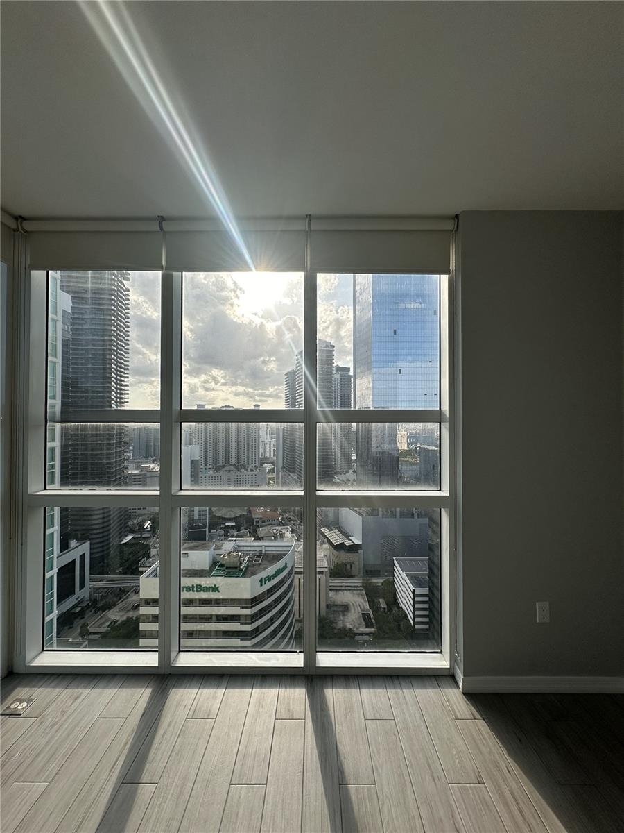 Building Photo - 950 Brickell Bay Dr