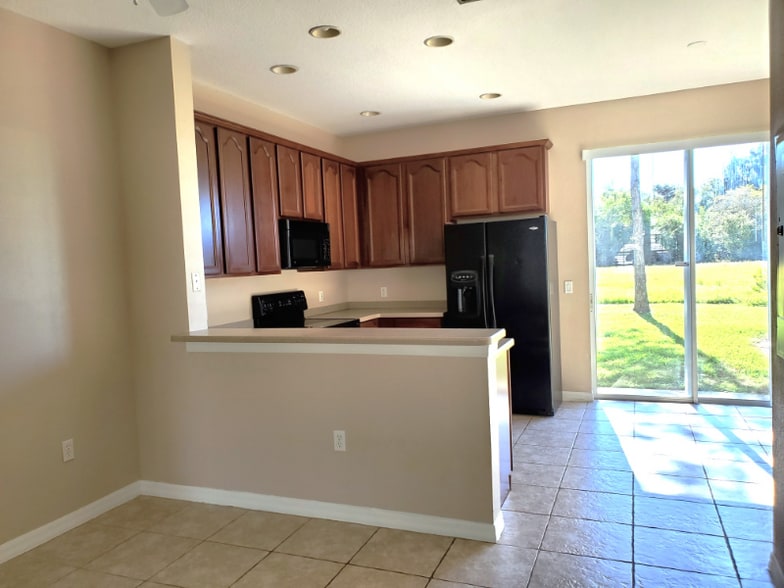 Building Photo - 8792 Christie Dr