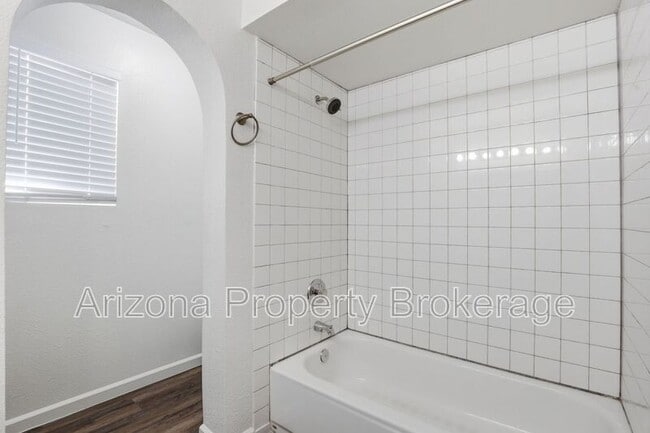 Building Photo - 3433 E Enid Ave