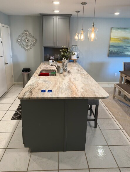 Building Photo - 604 Highcrest Dr