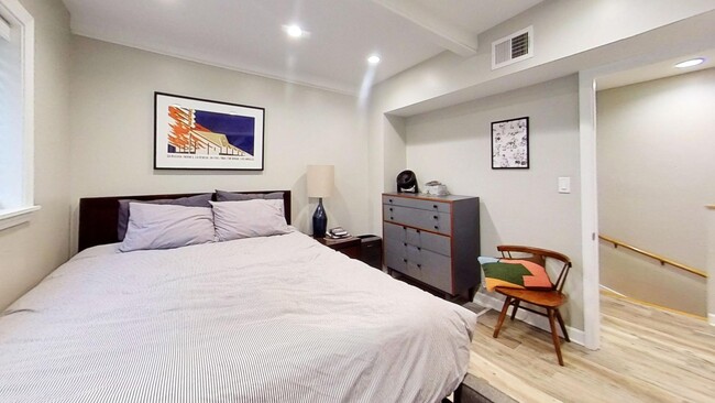 Building Photo - Rehabbed Duplexed NorthHalsted Two Bedroom...