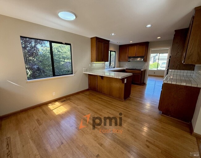 Building Photo - 2209 Ascot Pkwy