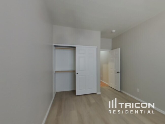 Building Photo - 3223 S 73rd Dr