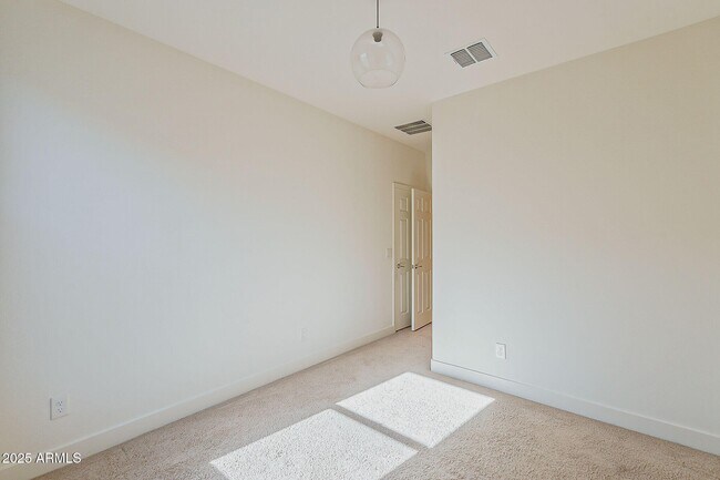 Building Photo - 10962 W Taylor St