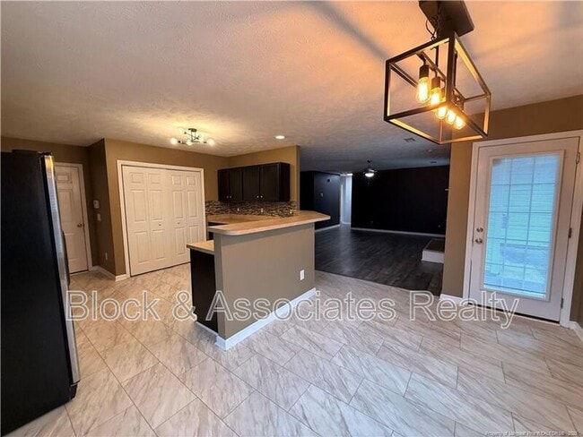 Building Photo - 68 Sunridge Dr