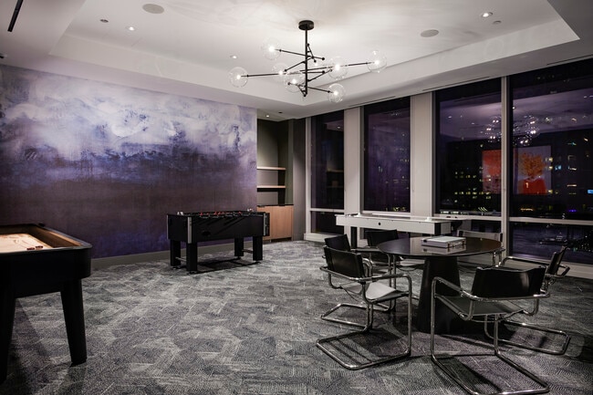 Building Photo - 14 W Superior St