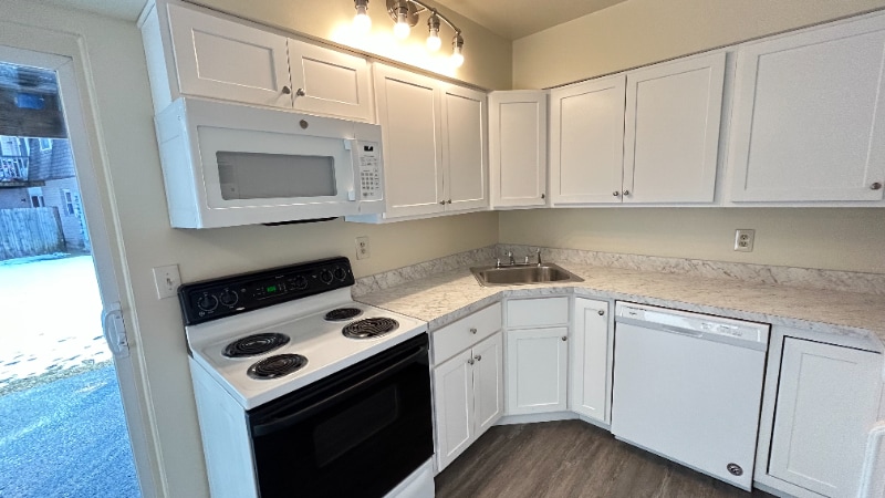 Building Photo - 807 Rainbow Dr